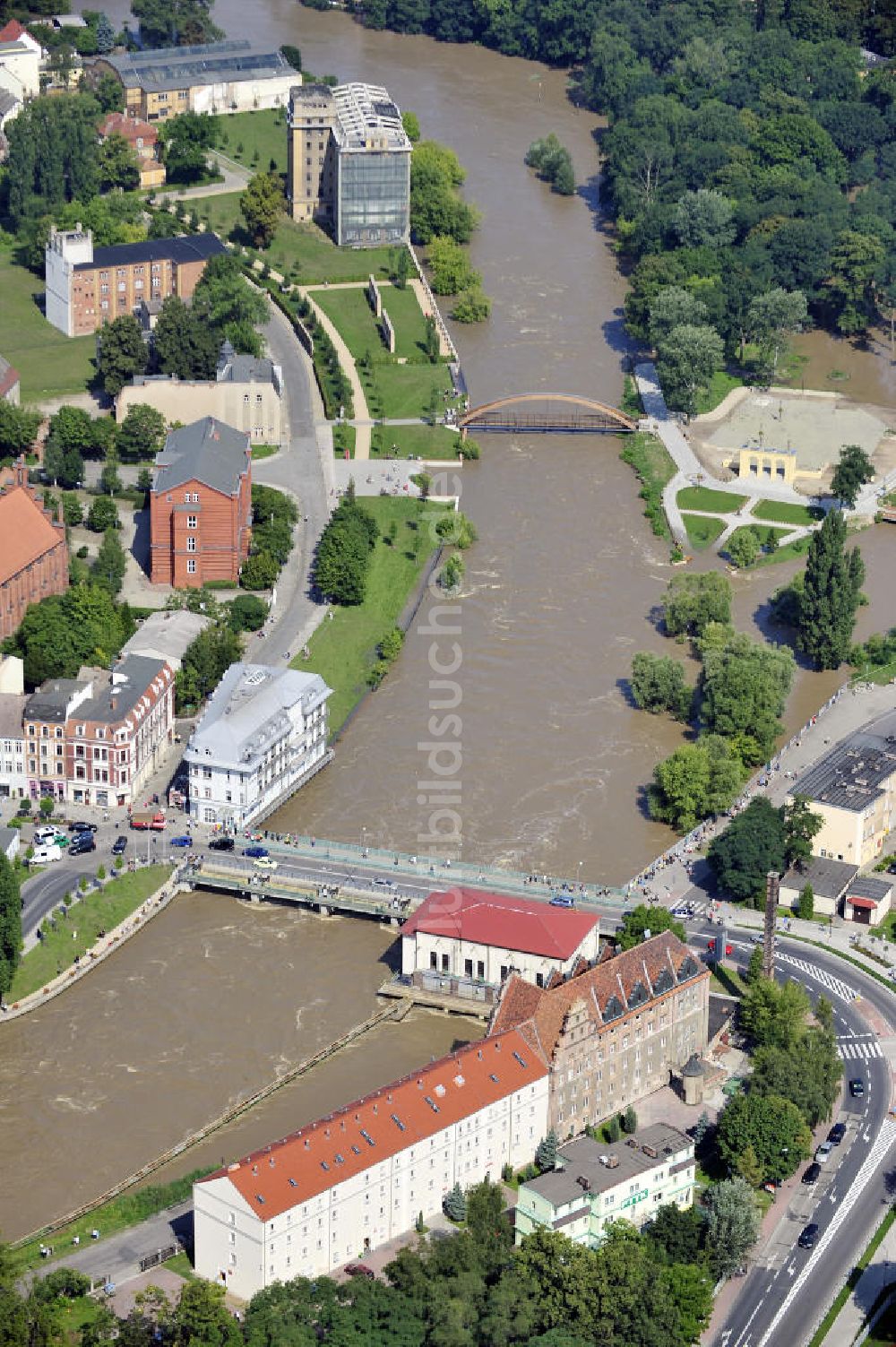Luftaufnahme Guben - Hochwasser an der Neißebrücke Guben