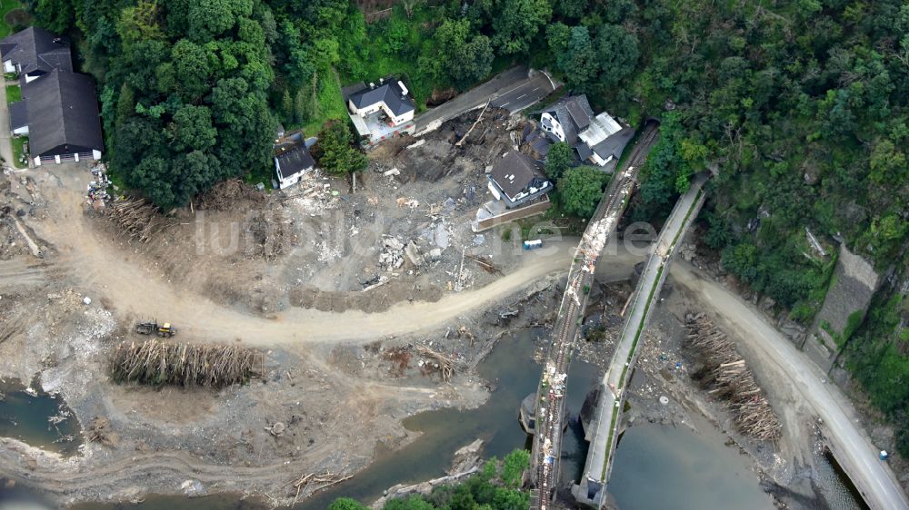 Luftbild Altenahr - Hochwasserschäden der Flutkatastrophe der Ahr in Altenahr im Bundesland Rheinland-Pfalz, Deutschland
