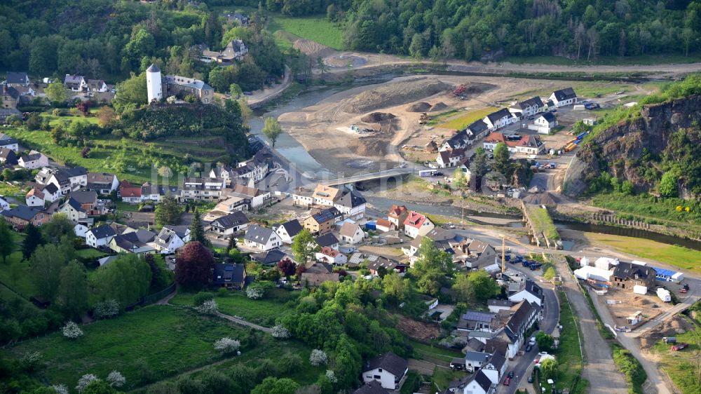 Luftbild Altenahr - Hochwasserschäden der Flutkatastrophe am Flußverlauf der Ahr in Altenahr im Bundesland Rheinland-Pfalz, Deutschland
