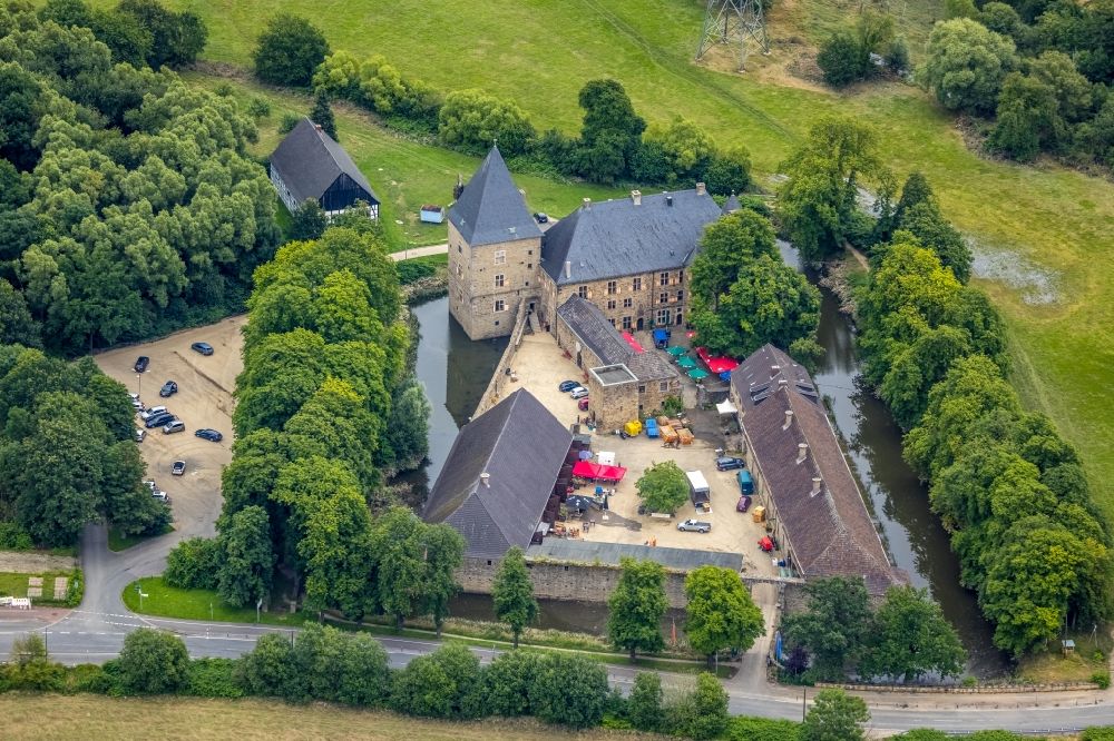 Luftaufnahme Hattingen - Hochwasserschäden an der Festungsanlage der Burg Haus Kemnade An der Kemnade in Hattingen im Bundesland Nordrhein-Westfalen, Deutschland