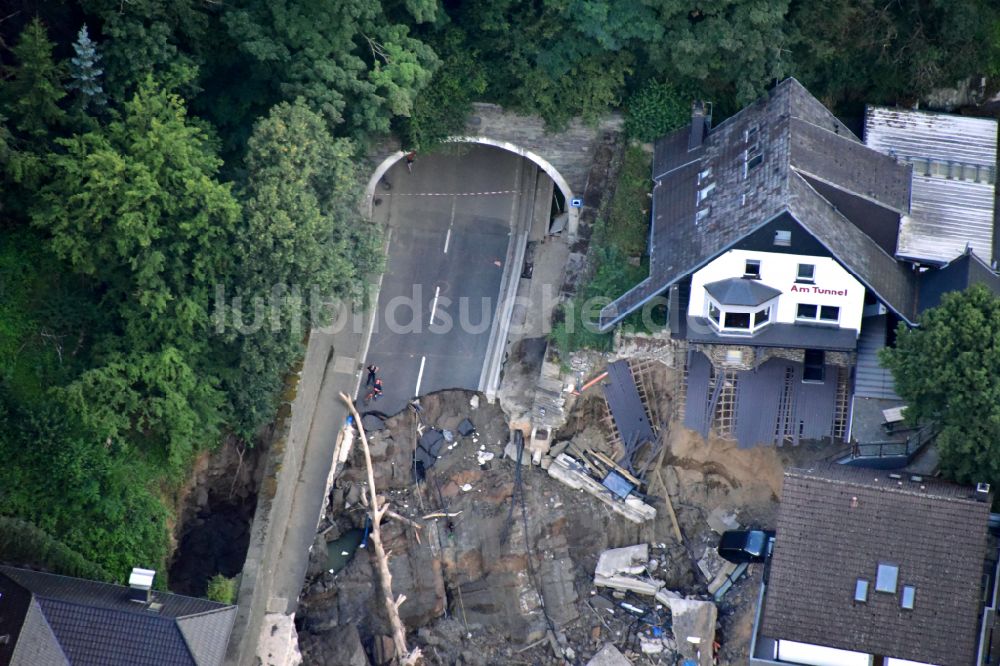 Luftaufnahme Altenahr - Hochwasserschäden der Flutkatastrophe der Ahr in Altenahr im Bundesland Rheinland-Pfalz, Deutschland
