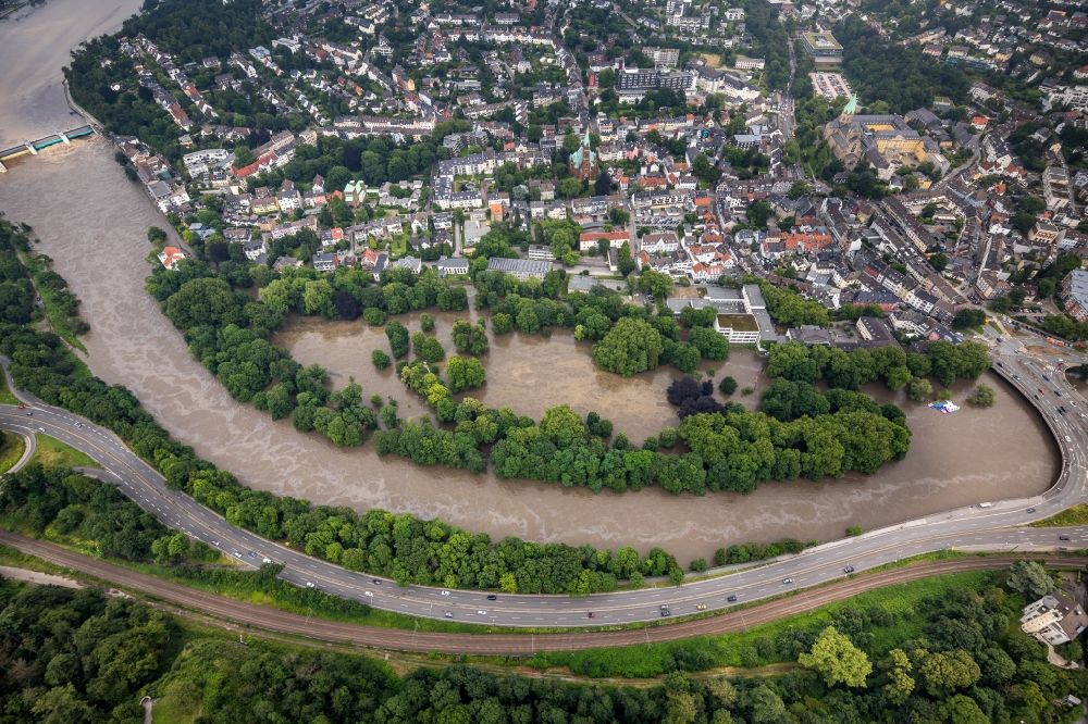 Luftbild Essen - Hochwasserschäden der Flutkatastrophe Brehminsel in der Ruhr in Essen im Bundesland Nordrhein-Westfalen, Deutschland