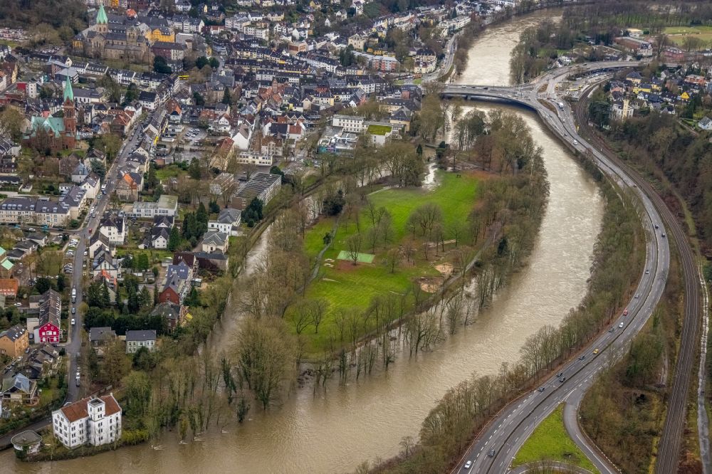Essen von oben - Hochwasserschäden der Flutkatastrophe Brehminsel in der Ruhr in Essen im Bundesland Nordrhein-Westfalen, Deutschland