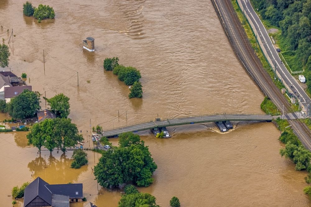 Bochum von oben - Hochwasserschäden der Flutkatastrophe entlang der Ruhr in Bochum im Bundesland Nordrhein-Westfalen, Deutschland