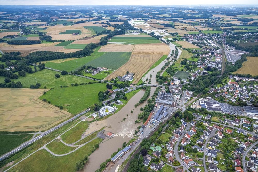 Luftaufnahme Langschede - Hochwasserschäden der Flutkatastrophe entlang der Ruhr in Langschede im Bundesland Nordrhein-Westfalen, Deutschland