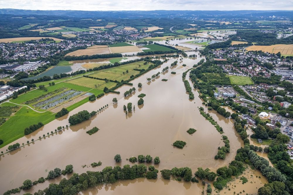 Luftaufnahme Schwerte - Hochwasserschäden der Flutkatastrophe entlang der Ruhr in Schwerte im Bundesland Nordrhein-Westfalen, Deutschland