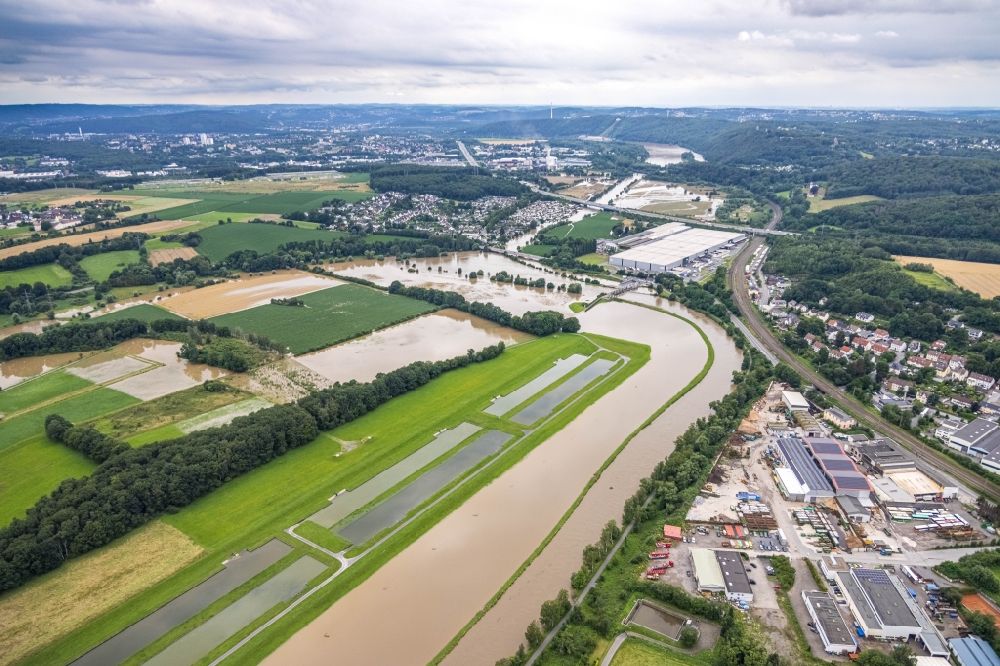 Schwerte aus der Vogelperspektive: Hochwasserschäden der Flutkatastrophe entlang der Ruhr in Schwerte im Bundesland Nordrhein-Westfalen, Deutschland
