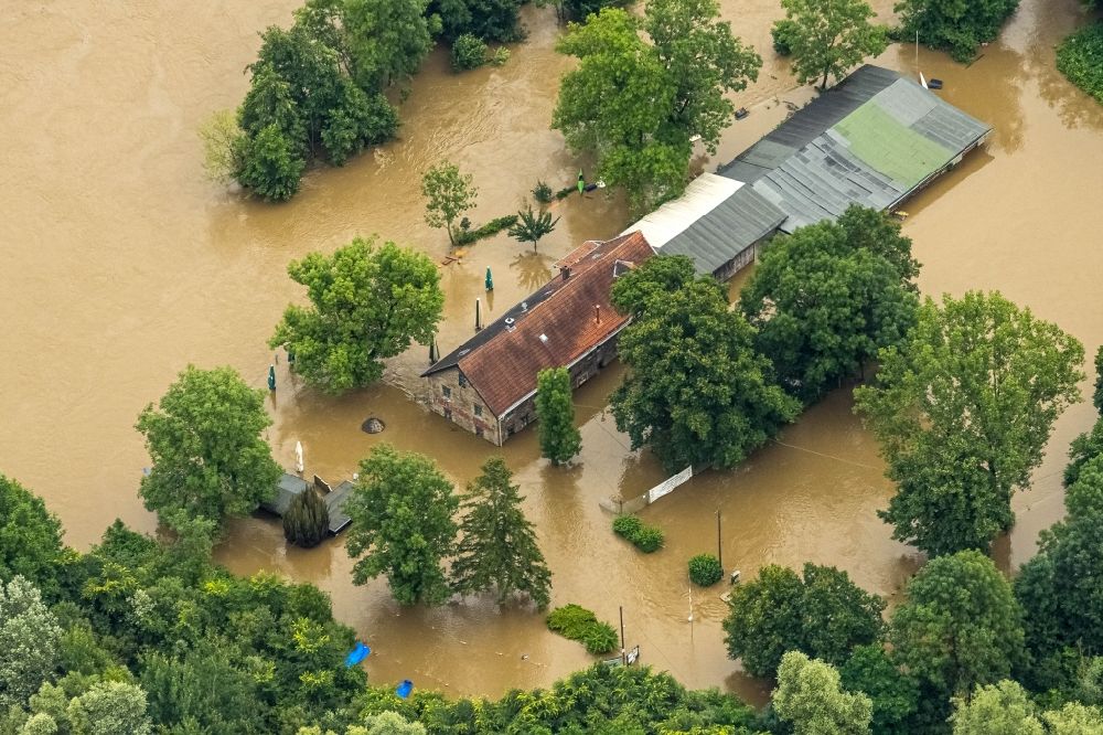 Luftaufnahme Essen - Hochwasserschäden der Flutkatastrophe am Fährhaus Rote Mühle in Essen im Bundesland Nordrhein-Westfalen, Deutschland