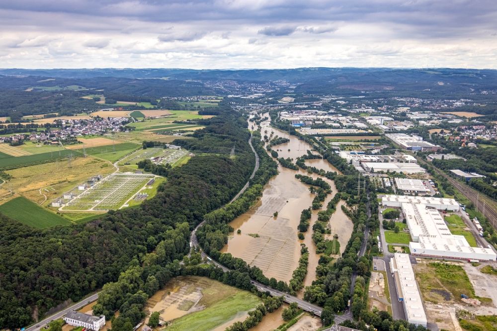 Luftaufnahme Hagen - Hochwasserschäden der Flutkatastrophe am Flußverlauf der Lenne in Hagen im Bundesland Nordrhein-Westfalen, Deutschland