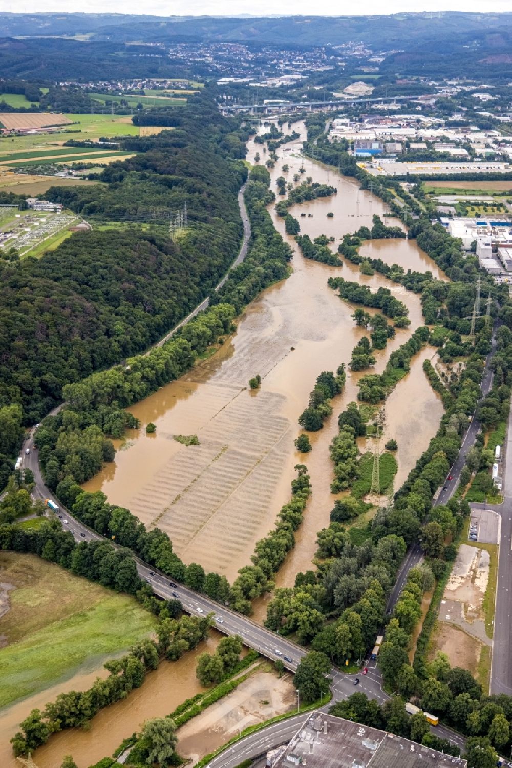 Hagen von oben - Hochwasserschäden der Flutkatastrophe am Flußverlauf der Lenne in Hagen im Bundesland Nordrhein-Westfalen, Deutschland