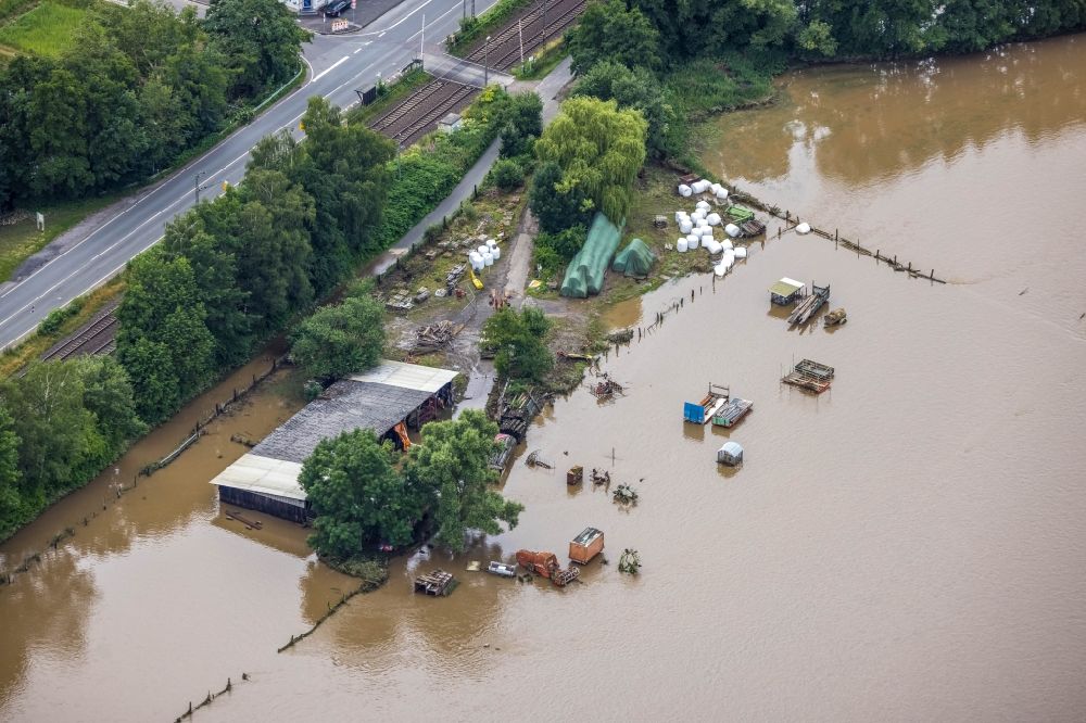 Luftaufnahme Wetter (Ruhr) - Hochwasserschäden der Flutkatastrophe am Flussverlauf der Ruhr am Ruhrtal Radweg in Wetter (Ruhr) im Bundesland Nordrhein-Westfalen, Deutschland