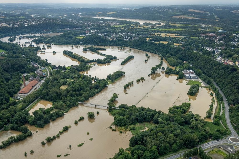 Witten von oben - Hochwasserschäden der Flutkatastrophe am Flußverlauf der Ruhr in Witten im Bundesland Nordrhein-Westfalen, Deutschland
