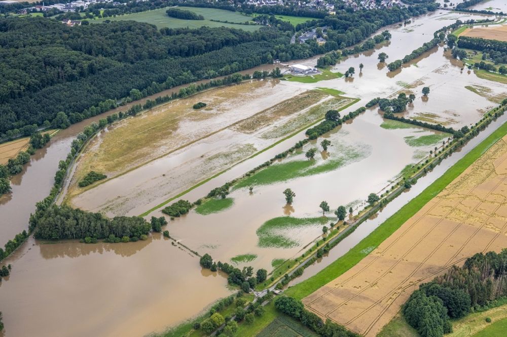 Schwerte aus der Vogelperspektive: Hochwasserschäden der Flutkatastrophe an der Ruhr in Schwerte im Bundesland Nordrhein-Westfalen, Deutschland
