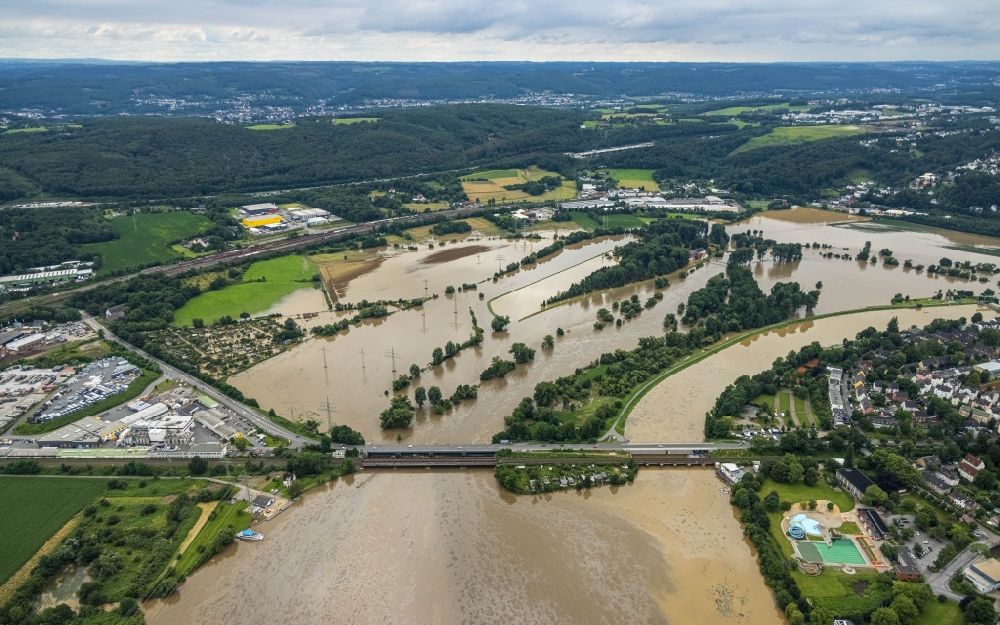 Luftbild Wetter (Ruhr) - Hochwasserschäden der Flutkatastrophe Ruhrhochwassser an der Obergrabenbrücke in Wetter (Ruhr) im Bundesland Nordrhein-Westfalen, Deutschland
