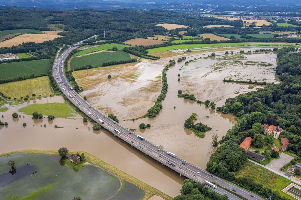 Schwerte von oben - Hochwasserschäden der Flutkatastrophe Schwerte Ergste Autobahnbrücke E41 in Schwerte im Bundesland Nordrhein-Westfalen, Deutschland