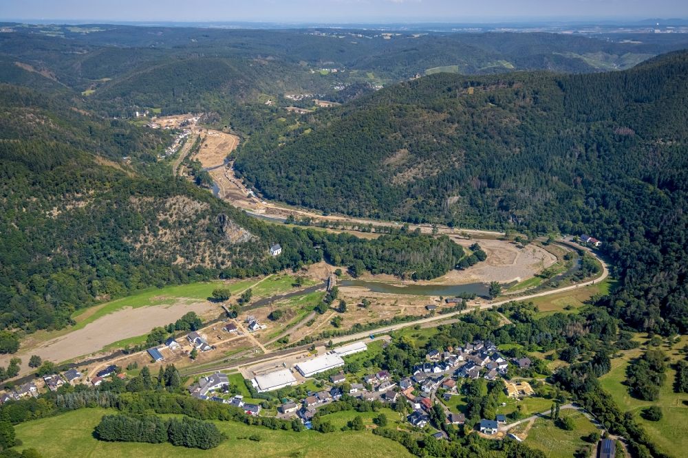 Ahrbrück von oben - Hochwasserschäden der Flutkatastrophe am Ufer der Ahr in Ahrbrück im Bundesland Rheinland-Pfalz, Deutschland