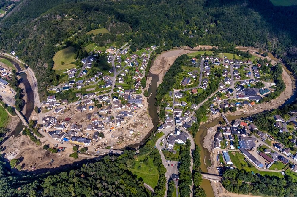 Luftbild Schuld - Hochwasserschäden der Flutkatastrophe am Verlauf der Ahr in Schuld im Bundesland Rheinland-Pfalz, Deutschland