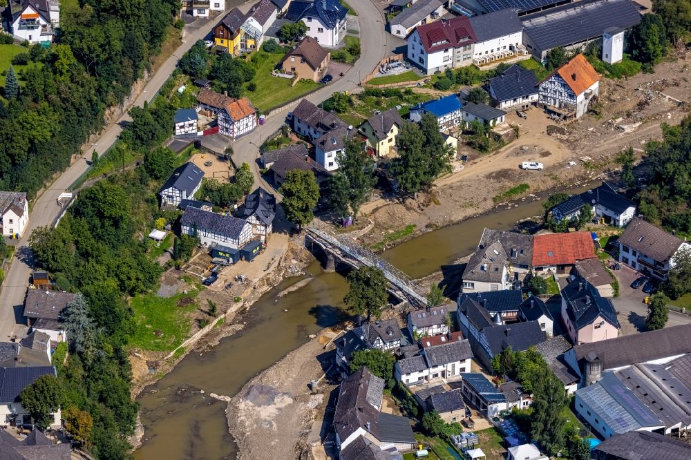 Luftaufnahme Schuld - Hochwasserschäden der Flutkatastrophe am Verlauf der Ahr in Schuld im Bundesland Rheinland-Pfalz, Deutschland