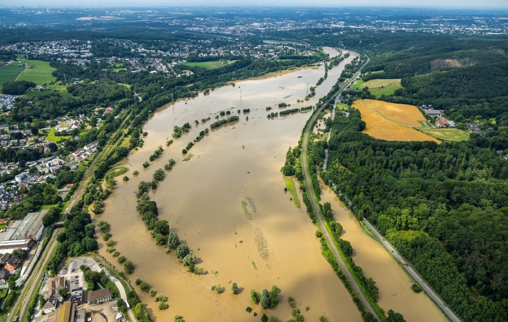 Luftbild Witten - Hochwasserschäden der Flutkatastrophe am Verlauf der Ruhr in Witten im Bundesland Nordrhein-Westfalen, Deutschland