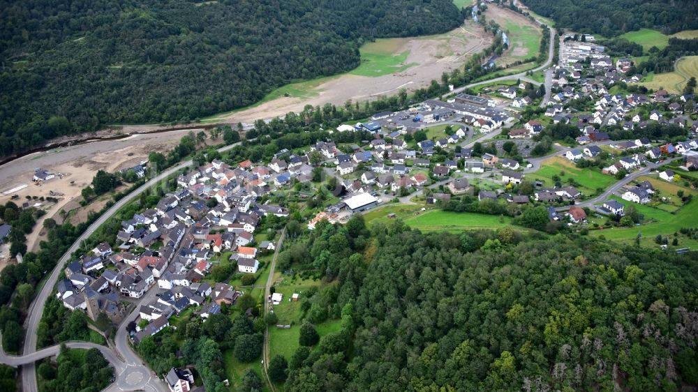 Luftbild Hönningen - Hönningen (Ahr) nach der Hochwasserkatastrophe im Ahrtal diesen Jahres im Bundesland Rheinland-Pfalz, Deutschland