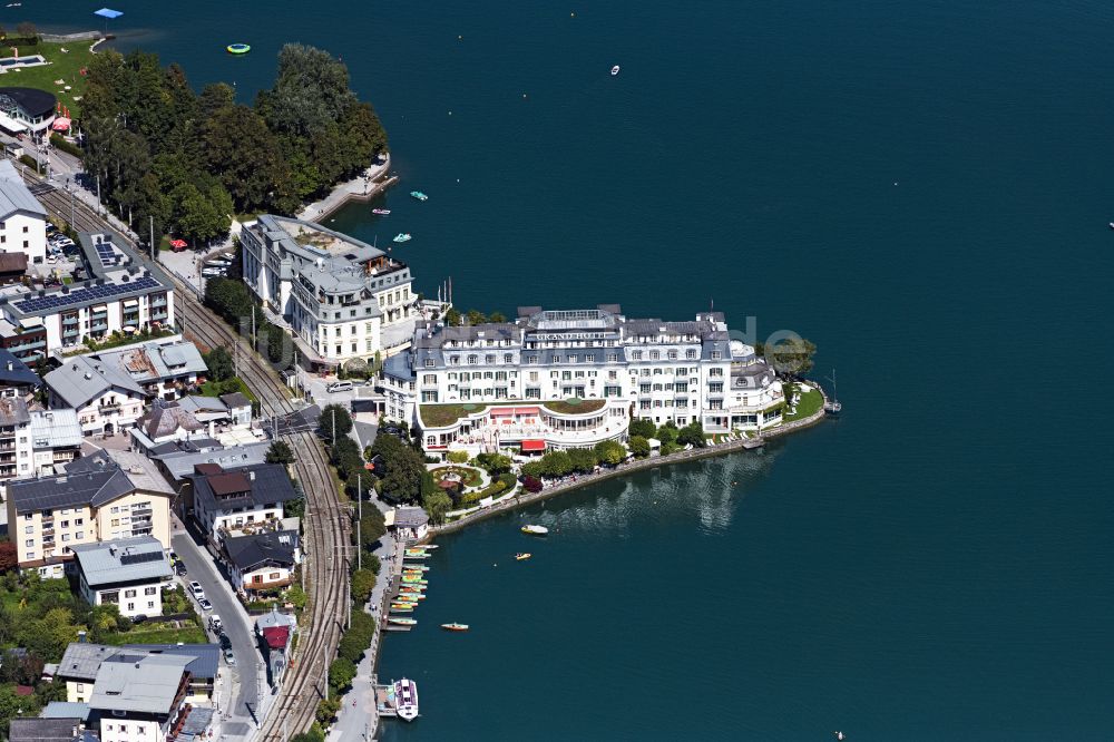 Zell am See aus der Vogelperspektive: Hotelanlage GRAND HOTEL ZELL AM SEE in Zell am See in Salzburg, Österreich