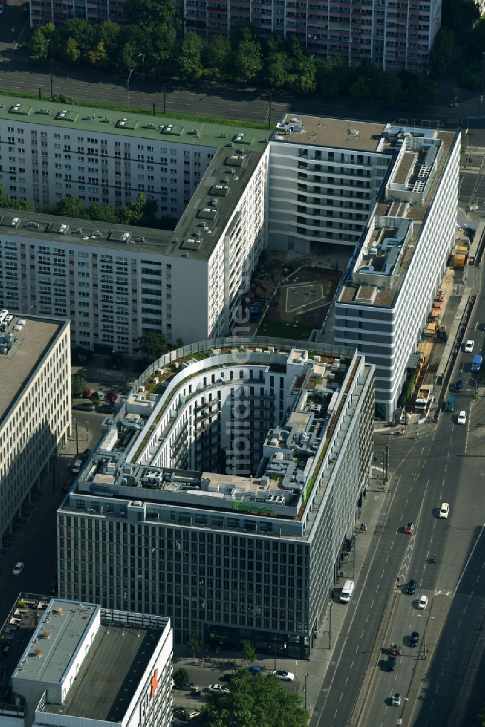 Luftbild Berlin - Hotelanlage im Ortsteil Mitte in Berlin, Deutschland