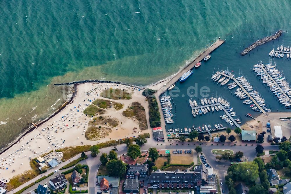 Luftbild Strande - Hotelanlage am Ostsee -Strand in Strande im Bundesland Schleswig-Holstein, Deutschland