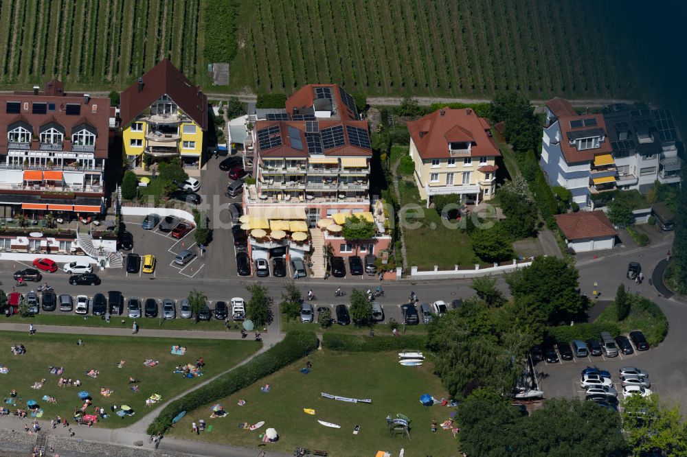 Meersburg aus der Vogelperspektive: Hotelanlage See Hotel off in Meersburg im Bundesland Baden-Württemberg, Deutschland