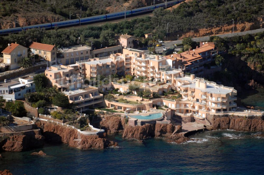 Miramar aus der Vogelperspektive: Hotelkomplex bei Miramar an der Cote d'Azur in Frankreich