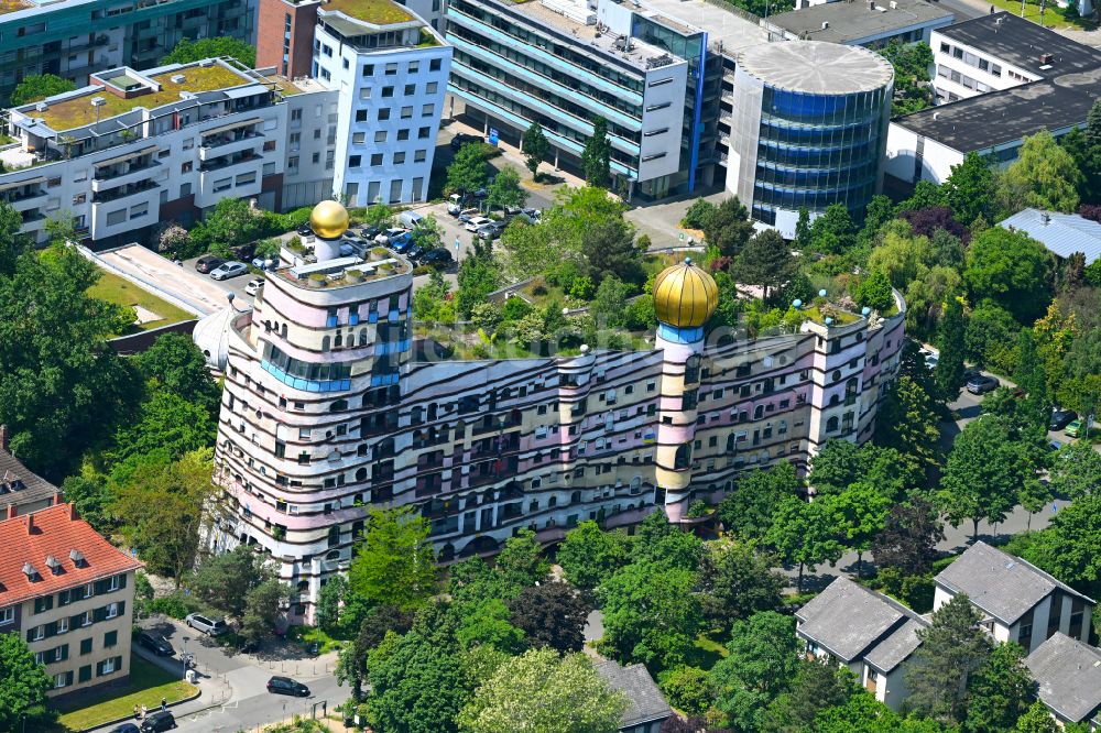 Luftbild Darmstadt - Hundertwasser- Gebäude eines Mehrfamilien- Wohnhauses Waldspirale in Darmstadt im Bundesland Hessen, Deutschland