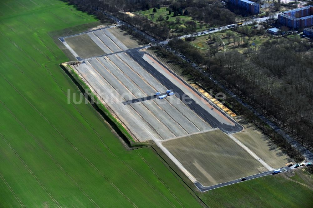 Luftaufnahme Hönow - IGA- Parkplatz und Abstellfläche für Automobile in Hönow im Bundesland Brandenburg