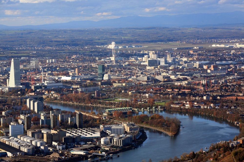 Luftaufnahme Birsfelden - Im Flußverlauf des Rheines bei Basel liegt die Birs Kraftwerkinsel in Birsfelden im Kanton Basel-Landschaft, Schweiz