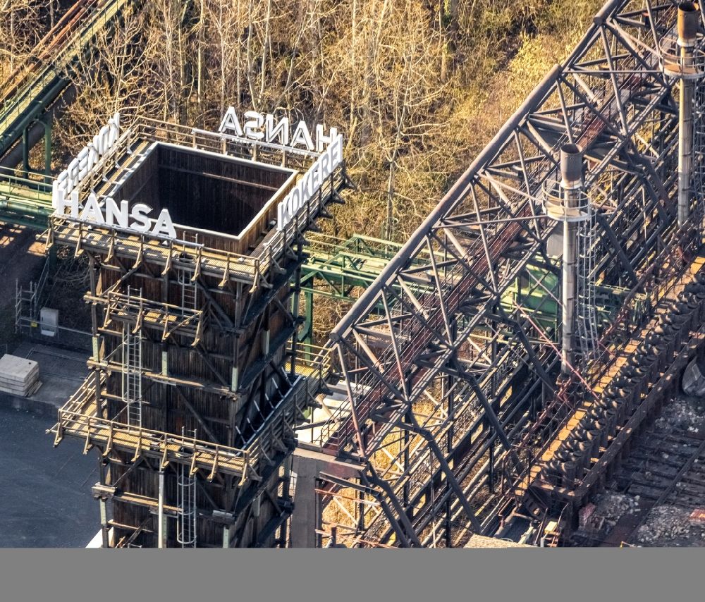 Dortmund von oben - Industrie- Denkmal der ehemaligen Kokerei Hansa in Dortmund im Bundesland Nordrhein-Westfalen, Deutschland