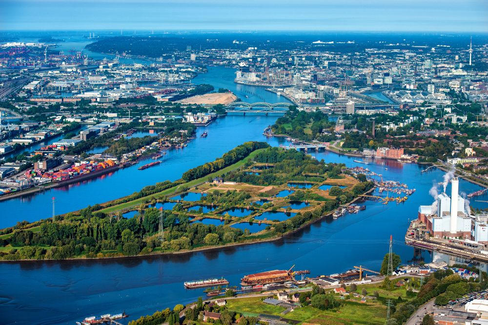Luftaufnahme Hamburg - Industrie- Denkmal des Geländes der Wasserkunst Elbinsel Kaltehofe an der Billwerder Bucht in Hamburg, Deutschland