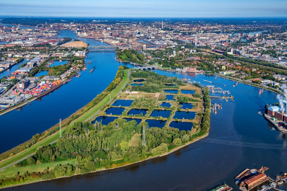 Hamburg von oben - Industrie- Denkmal des Geländes der Wasserkunst Elbinsel Kaltehofe an der Billwerder Bucht in Hamburg, Deutschland
