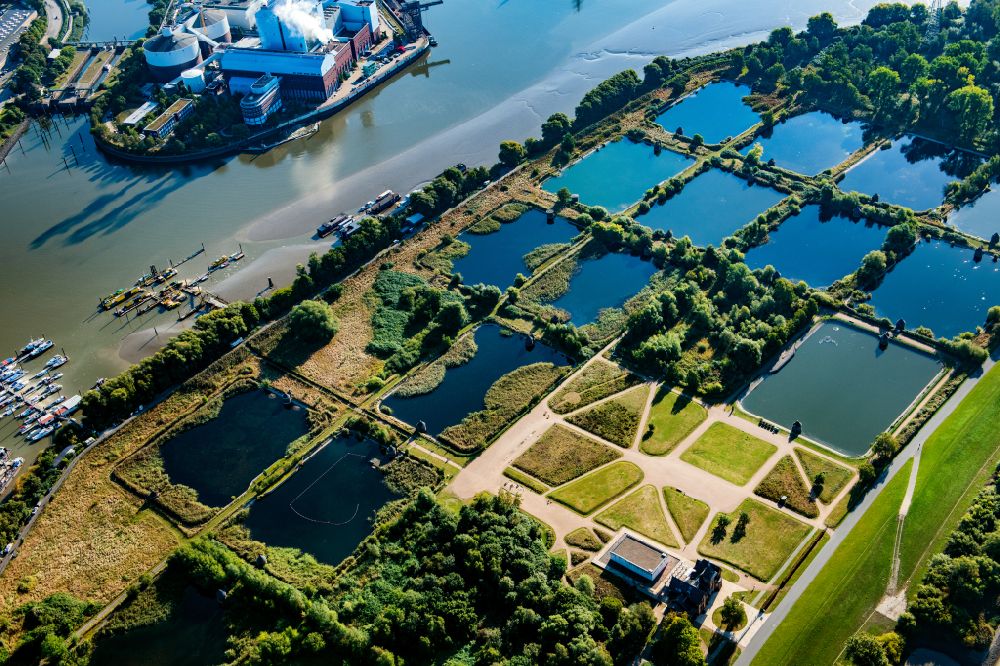 Luftaufnahme Hamburg - Industrie- Denkmal des Geländes der Wasserkunst Elbinsel Kaltehofe an der Billwerder Bucht in Hamburg, Deutschland