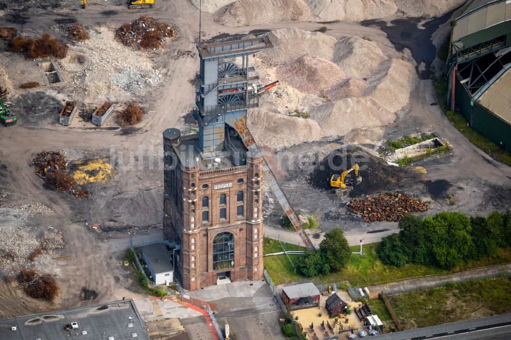 Luftaufnahme Bottrop - Industrie- Denkmal Malakoffturm auf der Zeche Prosper II in Bottrop im Bundesland Nordrhein-Westfalen, Deutschland