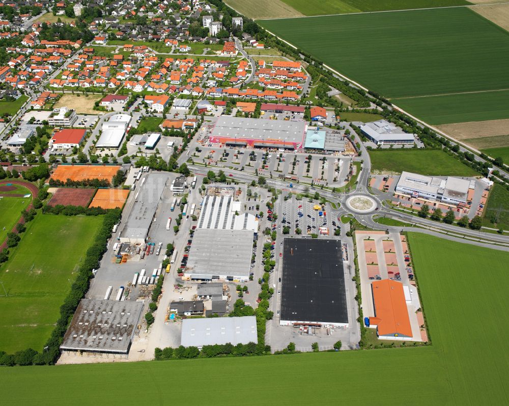 Altötting aus der Vogelperspektive: Industrie- und Gewerbegebiet in Altötting im Bundesland Bayern, Deutschland