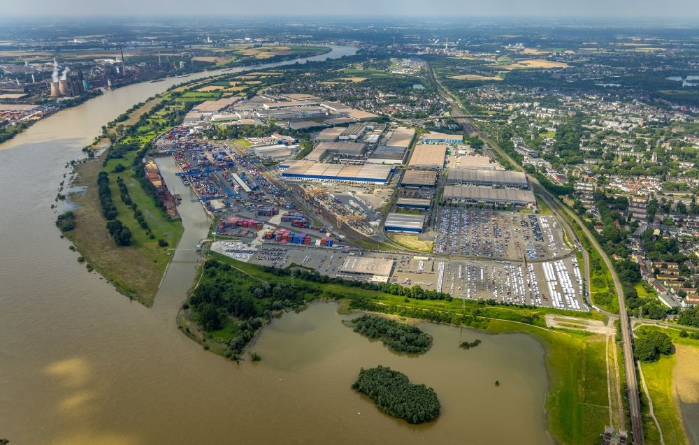 Duisburg aus der Vogelperspektive: Industrie- und Gewerbegebiet in Duisburg im Bundesland Nordrhein-Westfalen, Deutschland