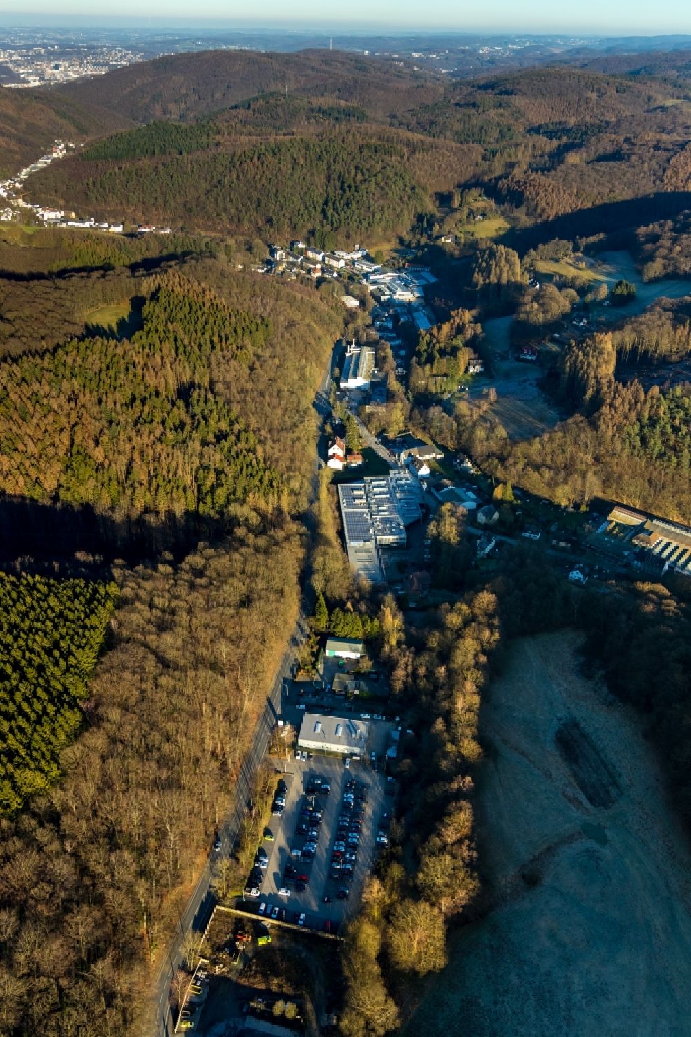 Luftaufnahme Ennepetal - Industrie- und Gewerbegebiet in Ennepetal im Bundesland Nordrhein-Westfalen - NRW, Deutschland