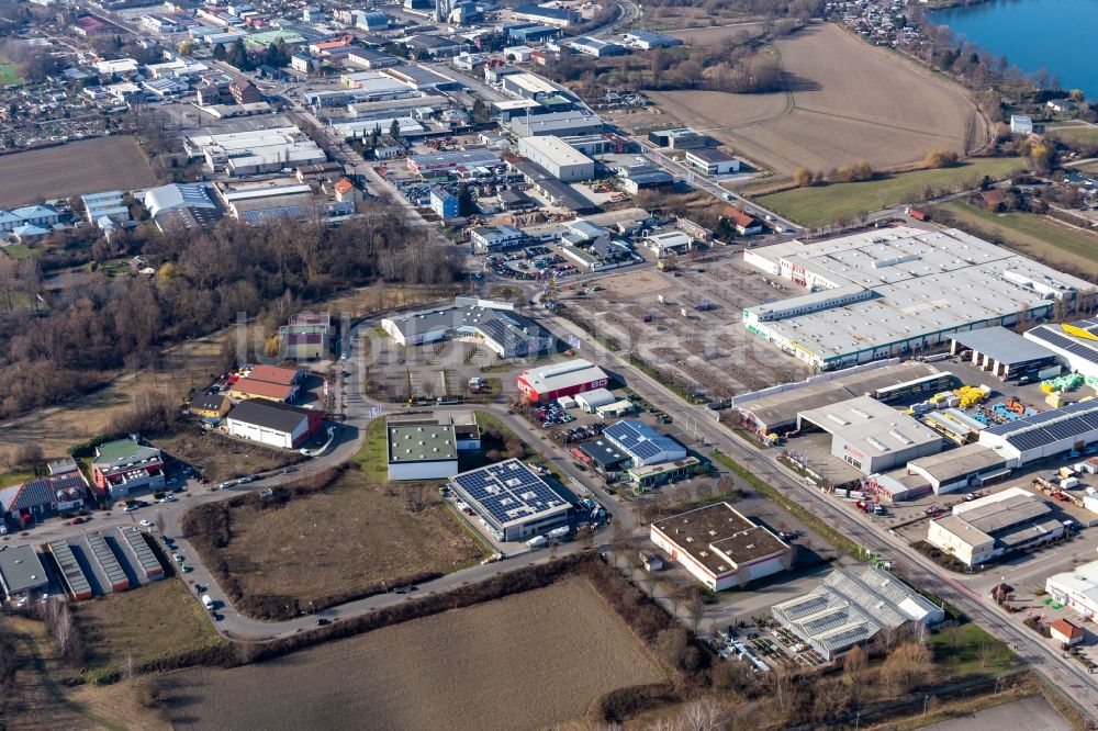 Speyer aus der Vogelperspektive: Industrie- und Gewerbegebiet entlang der Auestraße in Speyer im Bundesland Rheinland-Pfalz, Deutschland