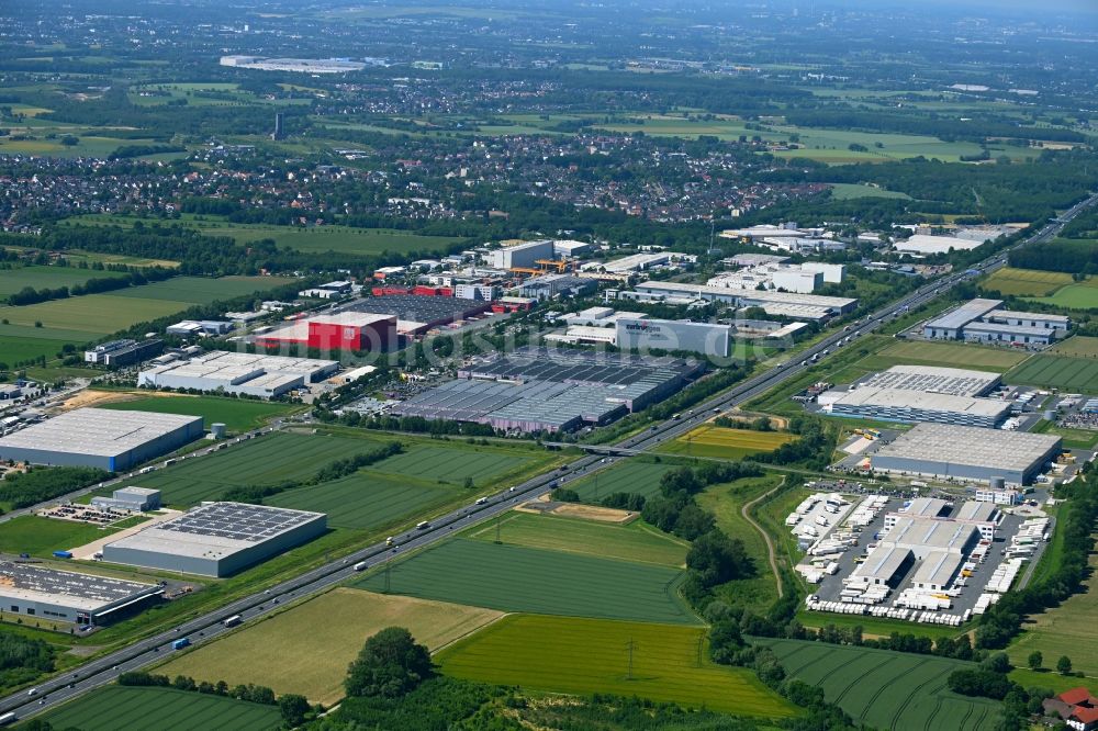 Luftaufnahme Bönen - Industrie- und Gewerbegebiet entlang der Autobahn BAB A2 in Bönen im Bundesland Nordrhein-Westfalen, Deutschland
