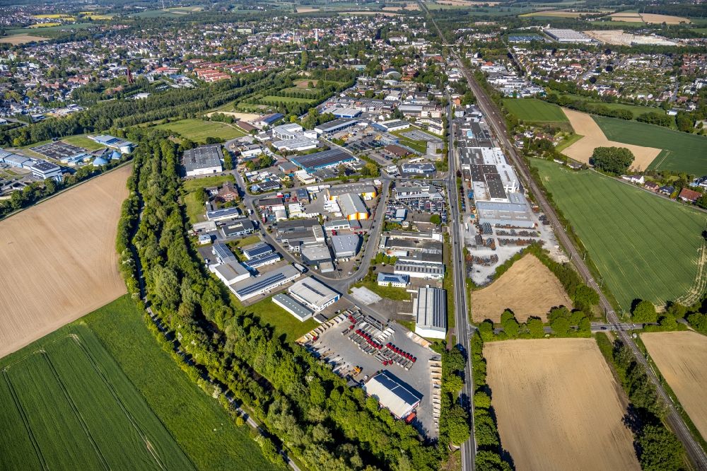 Luftaufnahme Kamen - Industrie- und Gewerbegebiet entlang der Westicker Straße am Hemsack im Ortsteil Westick in Kamen im Bundesland Nordrhein-Westfalen, Deutschland