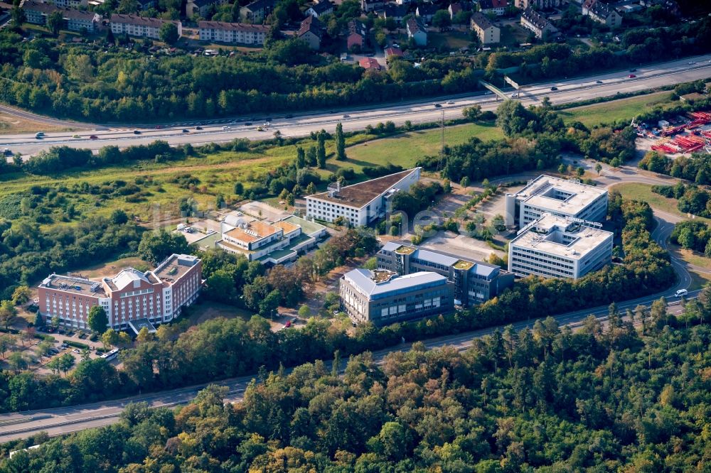 Ettlingen aus der Vogelperspektive: Industrie- und Gewerbegebiet in Ettlingen im Bundesland Baden-Württemberg, Deutschland