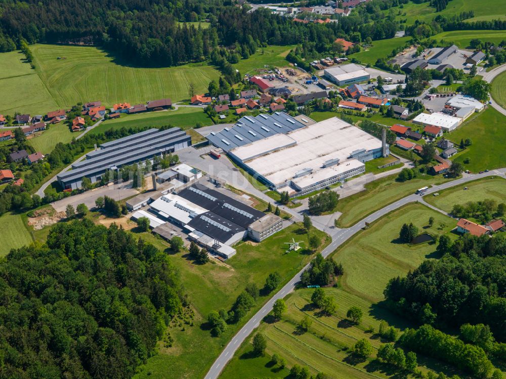 Freyung von oben - Industrie- und Gewerbegebiet der Firmen Hirschmann Automotive GmbH, FM Textilhandels GmbH und der Max Fuchs AG in Freyung im Bundesland Bayern, Deutschland