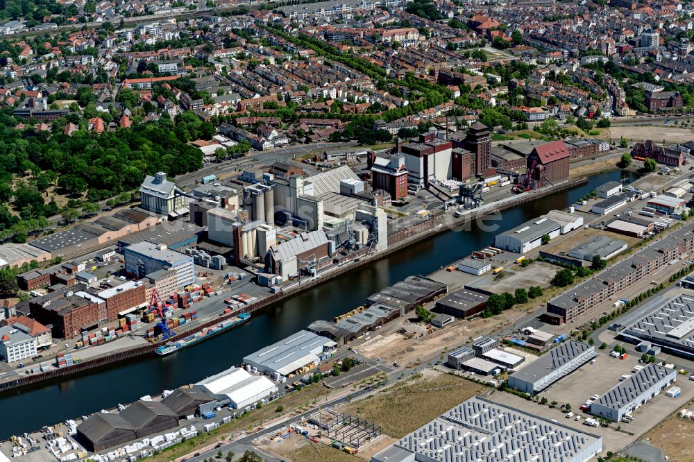 Luftbild Bremen - Industrie- und Gewerbegebiet am Hafenbecken der Weser in Bremen, Deutschland