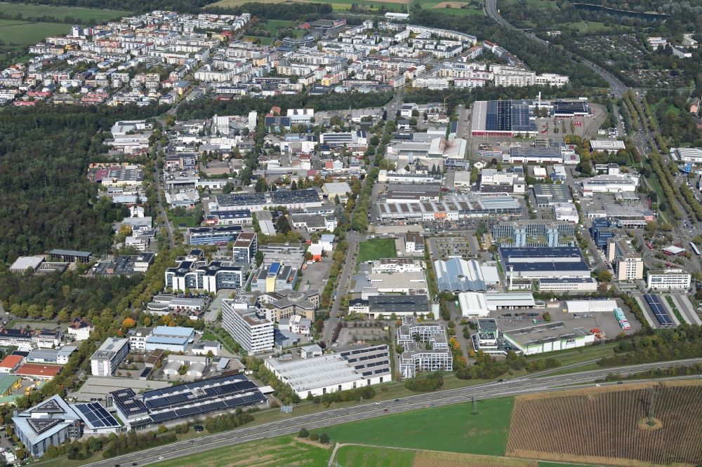Luftbild Freiburg im Breisgau - Industrie- und Gewerbegebiet Haid mit Stadtteil Rieselfeld in Freiburg im Breisgau im Bundesland Baden-Württemberg, Deutschland