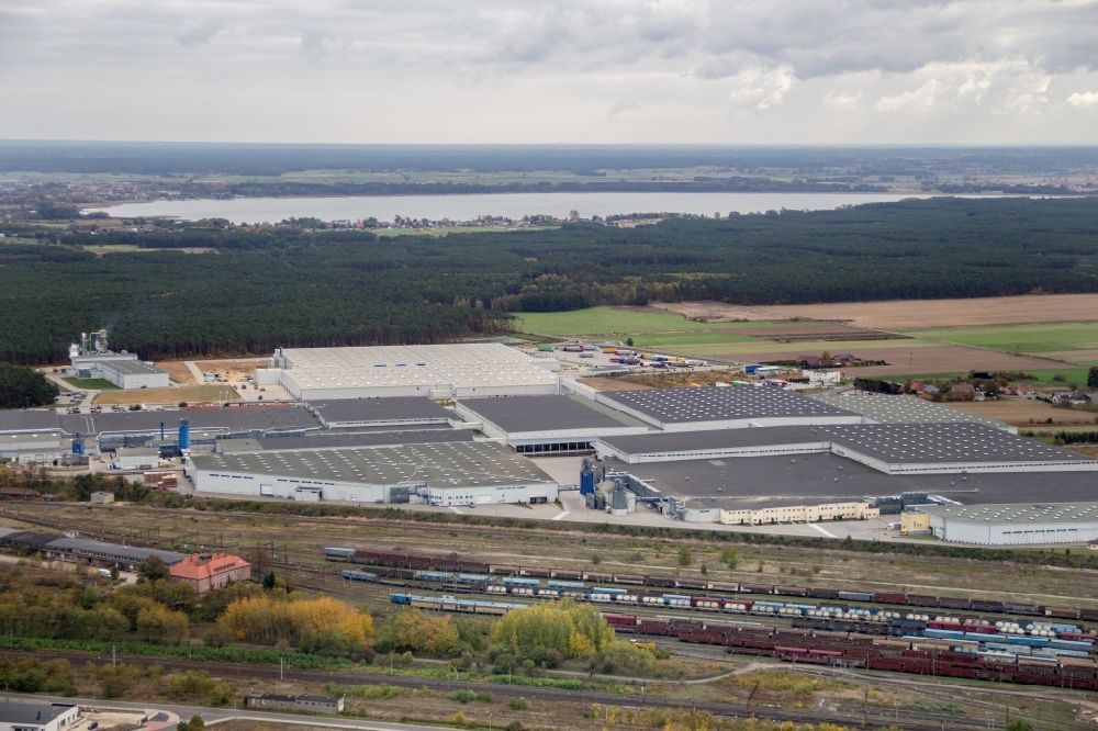 Babimost aus der Vogelperspektive: Industrie- und Gewerbegebiet IKEA Industrie in Babimost in lubuskie, Polen