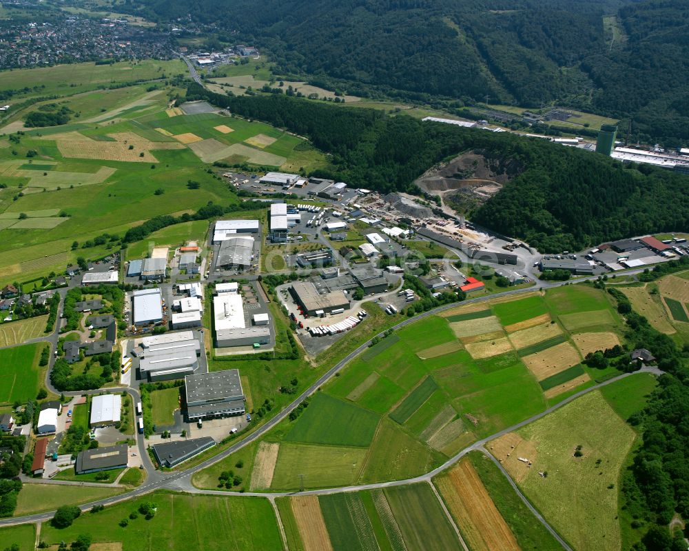 Manderbach aus der Vogelperspektive: Industrie- und Gewerbegebiet in Manderbach im Bundesland Hessen, Deutschland