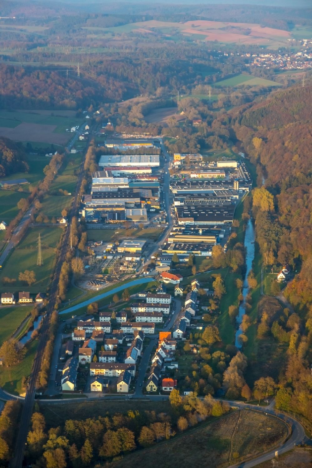 Luftaufnahme Marsberg - Industrie- und Gewerbegebiet in Marsberg im Bundesland Nordrhein-Westfalen, Deutschland